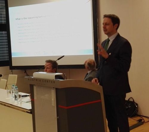 Na zdjęciu prelegent - Hubert Życiński 